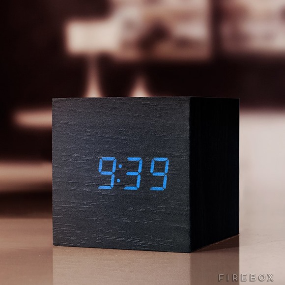 Click cube clock